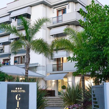 לידו די קאמאיורה Park Hotel Giusy מראה חיצוני תמונה